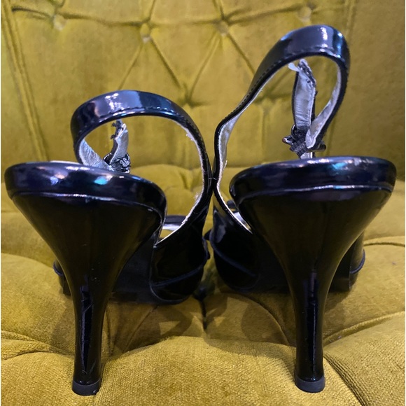 Shiny ruffle bow kitten heels. Size 10 - Picture 7 of 10